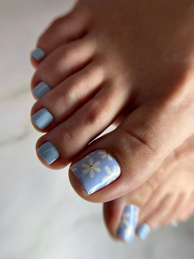 Pedicure Chamomile. Blue. Foil gold. Large. Nail wrap WB-830