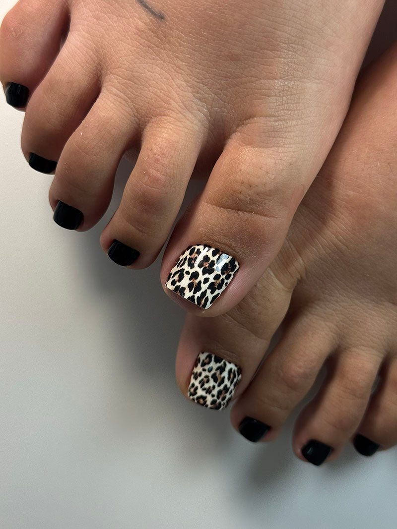 Pedicure Leo small. Brown. Large. Nail wrap WB-959