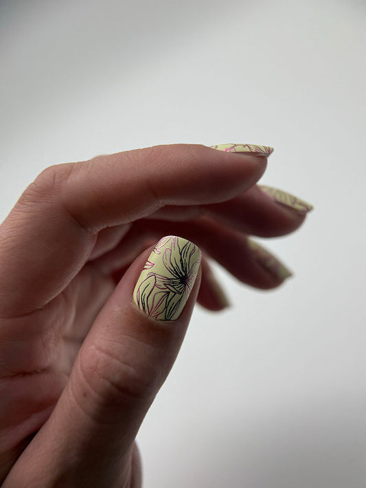 Manicure Outline flowers. Colored Foil. Nail wraps WM-361