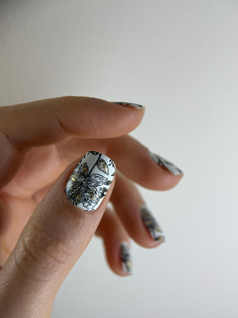 Manicure Black flowers on white. Gold Foil. Nail wraps WM-426