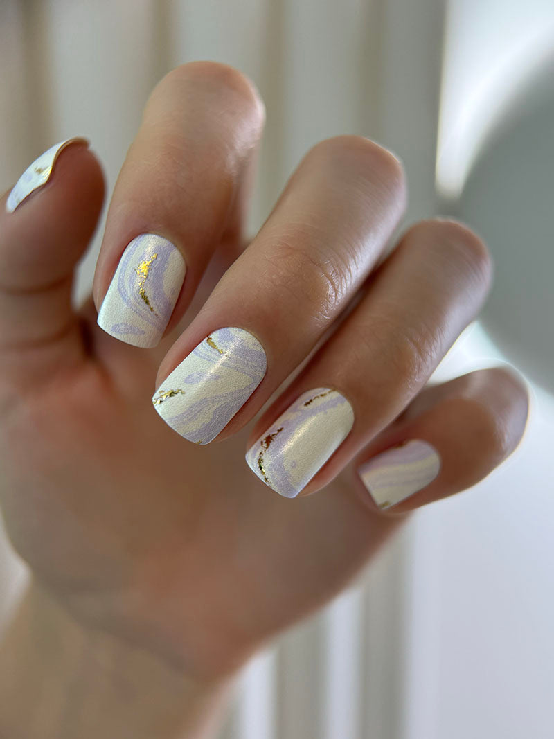 Manicure Divorces. Beige and lavender. Gold Foil. Nail wraps WM-444