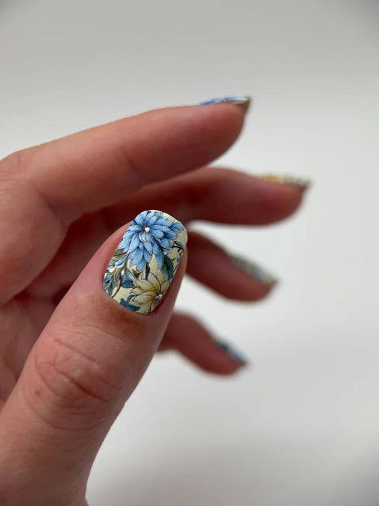 Manicure Flowers. Silver Foil. Nail wraps WM-478