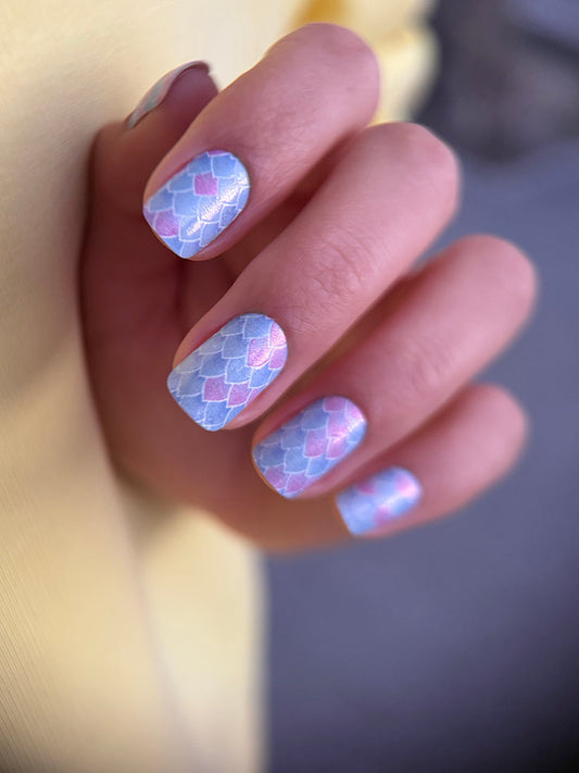 Manicure Mermaid Blue and Pink. Colored Foil. Nail wraps WM-512