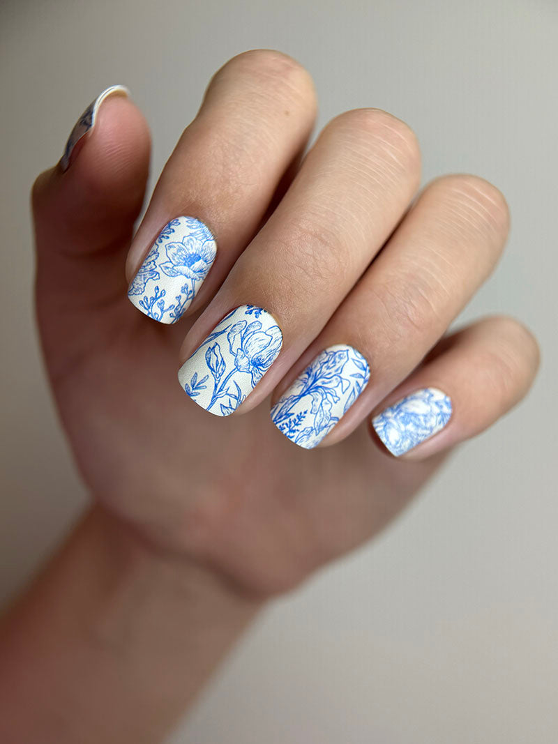 Manicure Blue Flowers. Nail wraps WM-565
