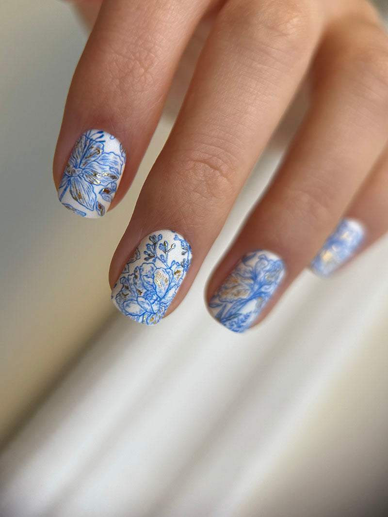 Manicure Blue Flowers. Gold Foil. Nail wraps WM-566