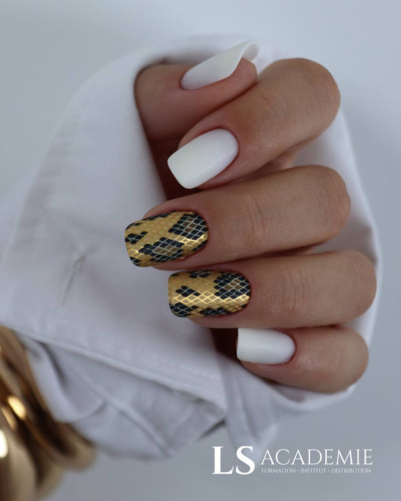 Manicure Python. Brown. Gold Foil. Nail wraps WM-599