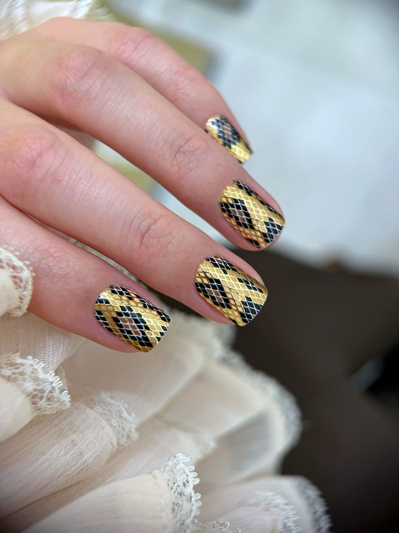 Manicure Python. Brown. Gold Foil. Nail wraps WM-599