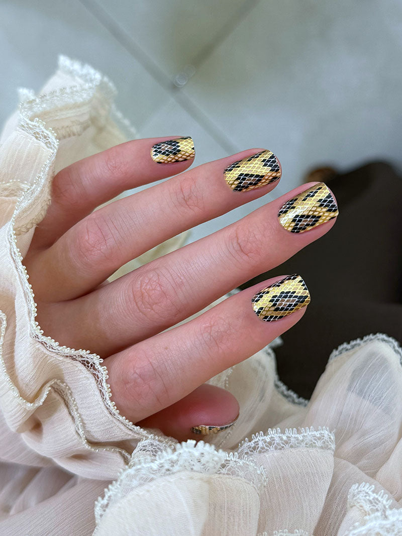 Manicure Python. Brown. Gold Foil. Nail wraps WM-599