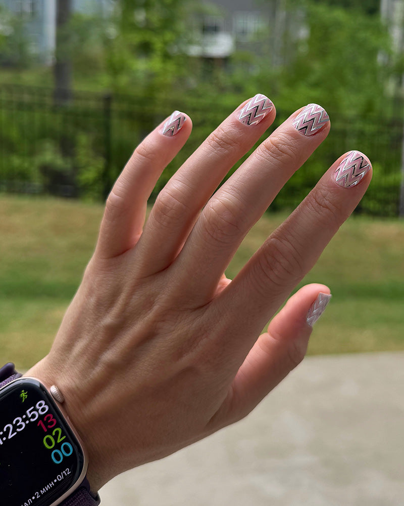 Manicure Zigzag. Foil silver. Nail wrap WM-618
