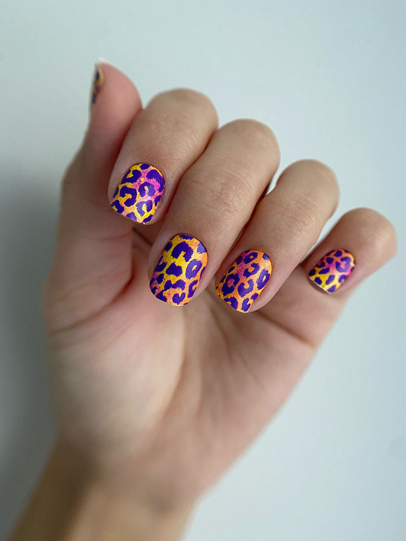 Manicure Leo. Purple spots. Nail wrap WM-791