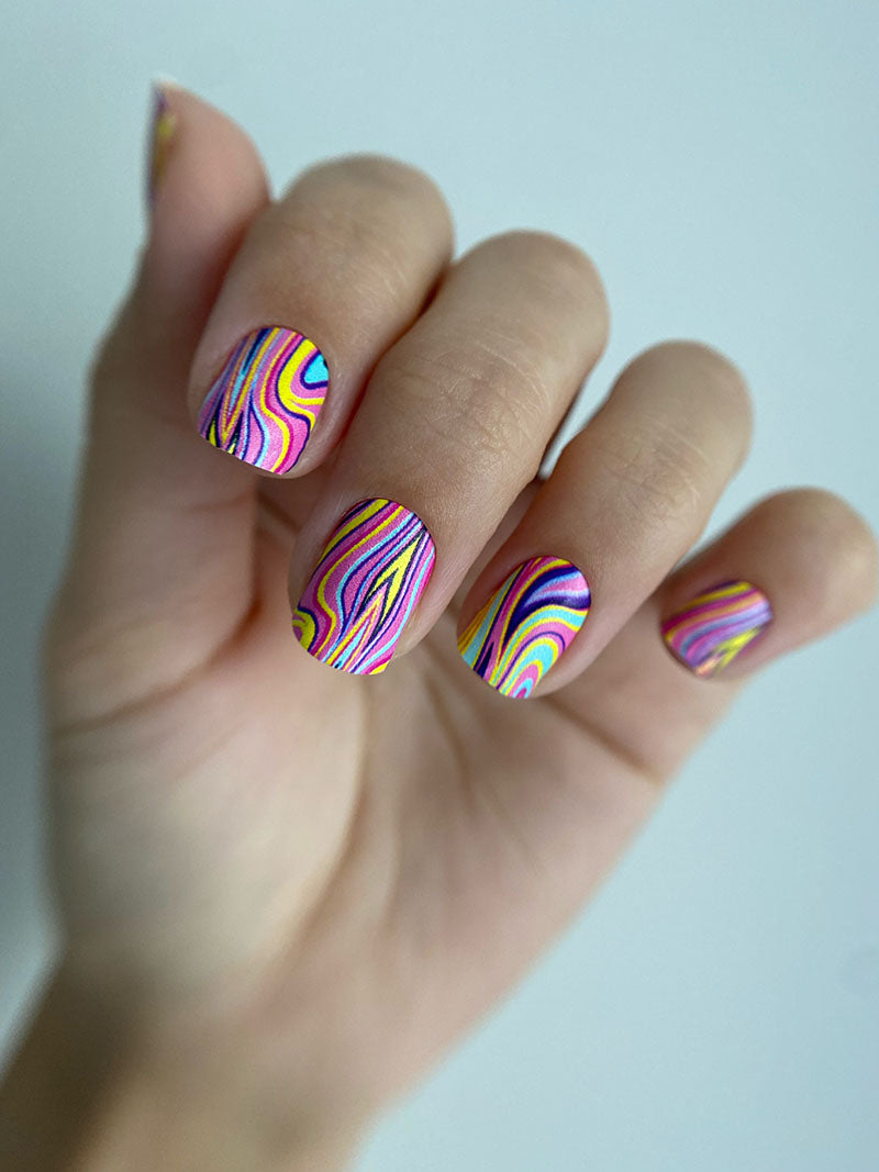 Manicure Divorces with pink. Nail wrap WM-804