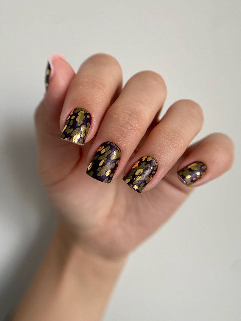 Manicure Khaki stains. Foil gold. Nail wrap WM-891