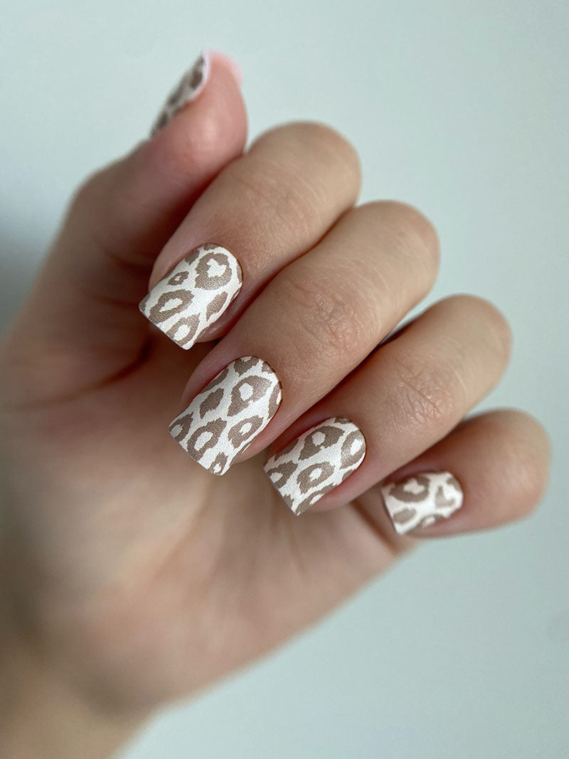 Manicure Leo monochrome. Brown. Nail wrap WM-935