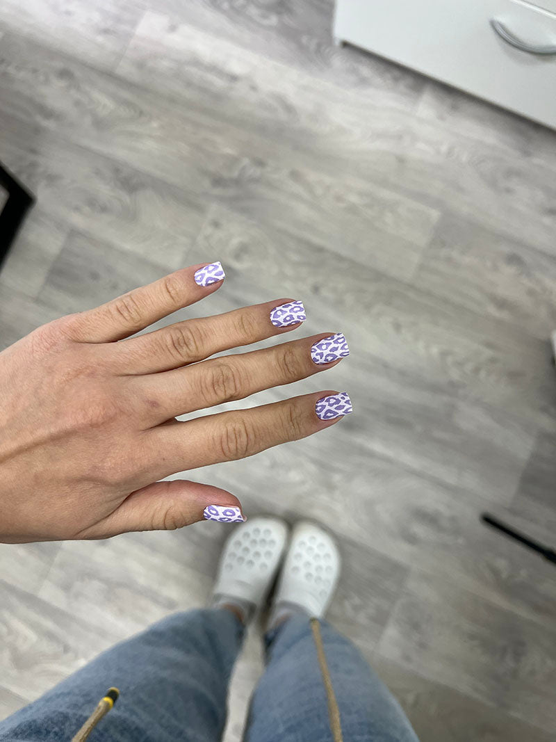 Manicure Leo monochrome. Lilac. Nail wrap WM-943