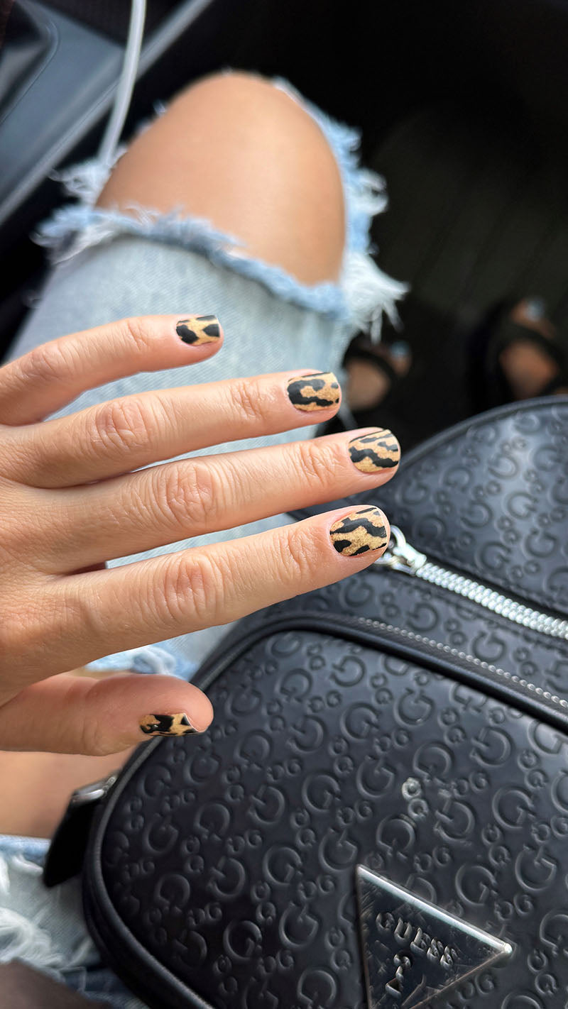 Manicure Leo large. Elongated spots. Nail wrap WM-946