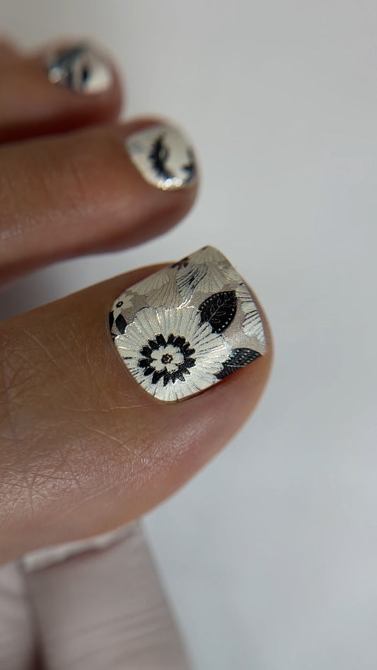 Pedicure Large flowers. Silver Foil. Nail wraps WR-307