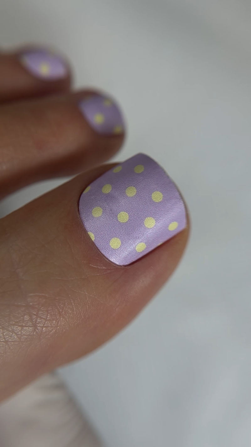 Pedicure Polka dots yellow. Nail wraps WR-318