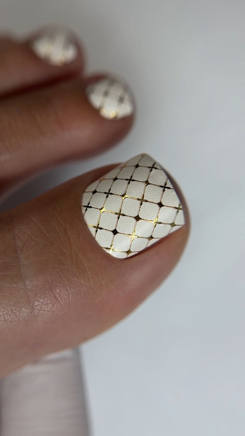 Pedicure Ornament mesh. Gold Foil. Nail wraps WR-340