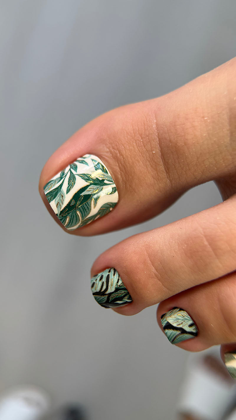 Pedicure Monstera green. Gold Foil. Nail wraps WR-413