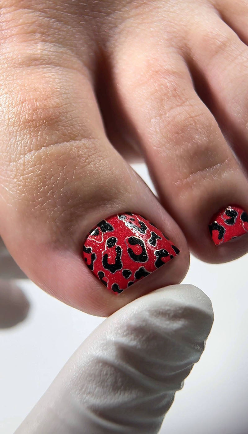 Pedicure Leo. Red. Silver Foil. Nail wraps WR-455