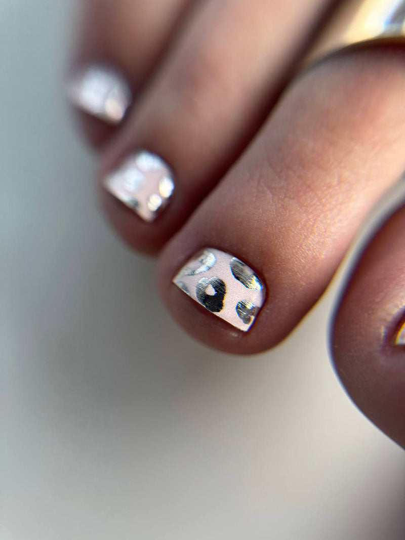 Pedicure Leo. Beige. Colored Foil. Nail wraps WR-509
