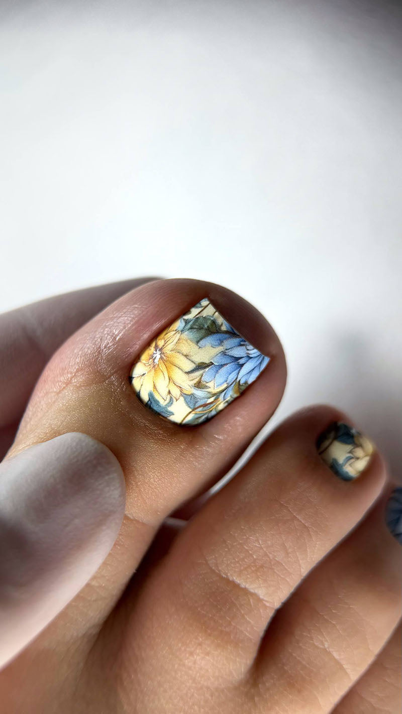 Pedicure Flowers. Silver Foil. Nail wraps WR-580