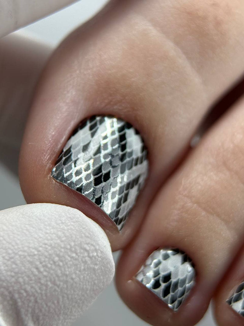 Pedicure Python. Gray. Silver Foil. Nail wraps WR-588