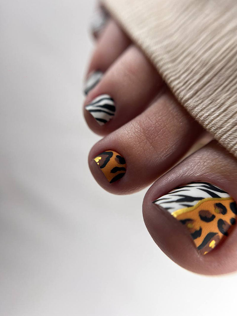 Pedicure Mix Zebra and Leo. Foil gold. Nail wrap WR-642