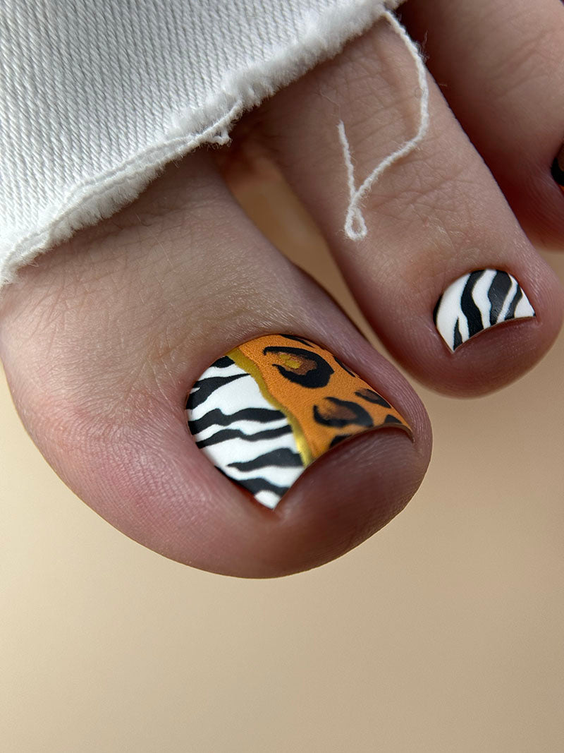 Pedicure Mix Zebra and Leo. Foil gold. Nail wrap WR-642