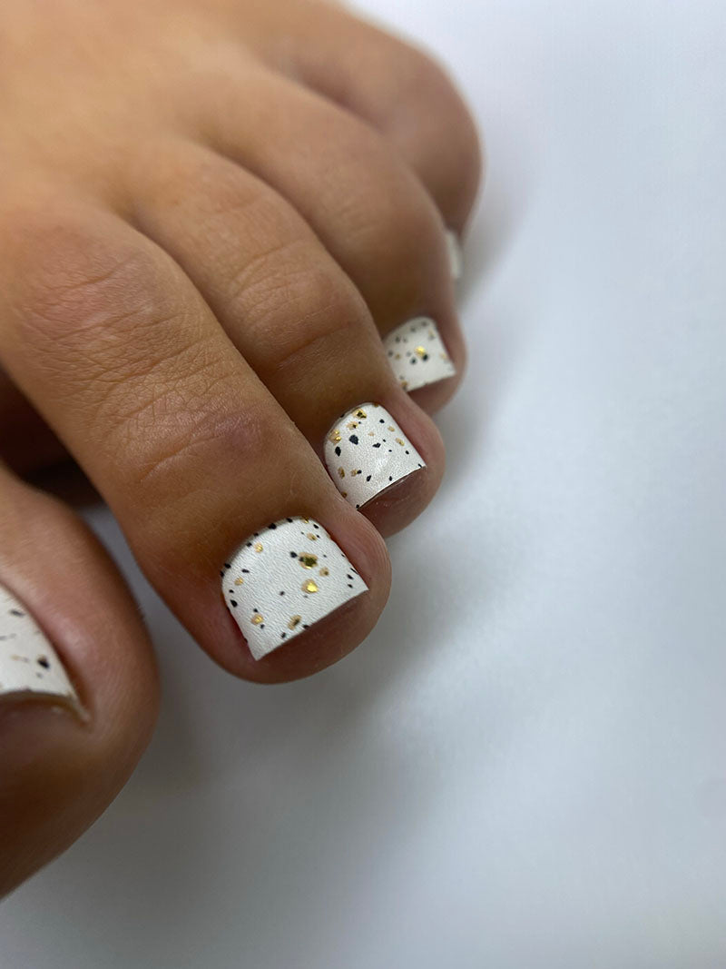 Pedicure Bees. Gold Foil. Nail wrap WR-698