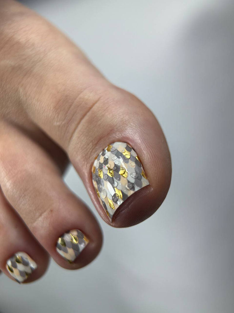 Pedicure Beige Python. Gold Foil. Nail wrap WR-699