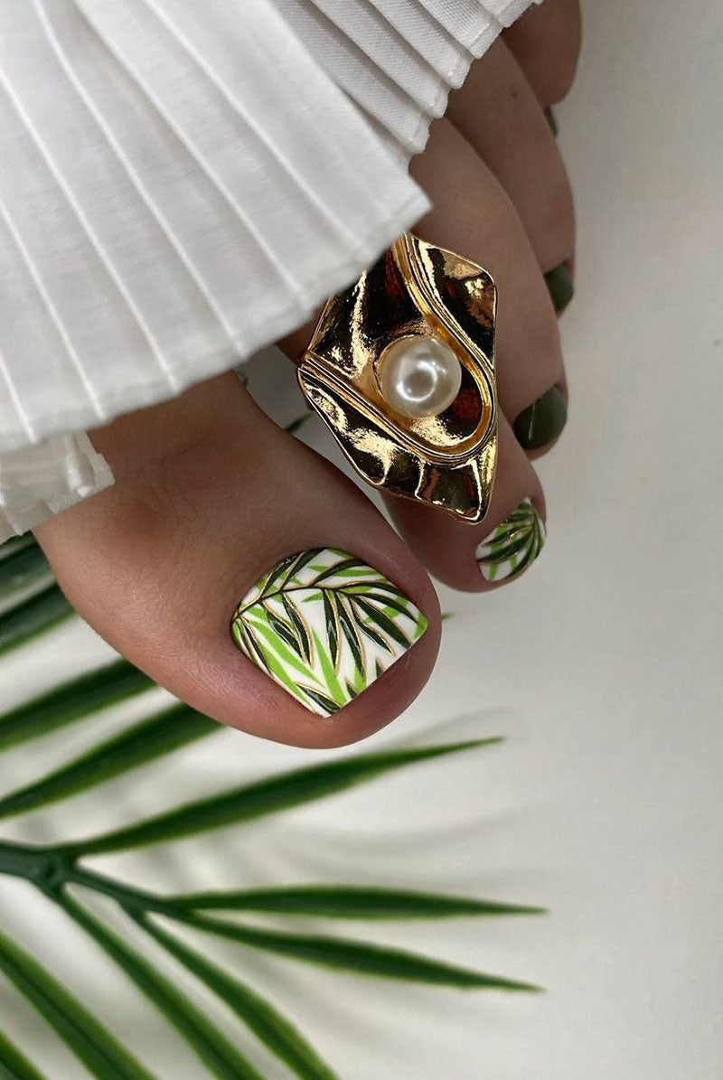 Pedicure Leaves. Foil gold. Nail wrap WR-754