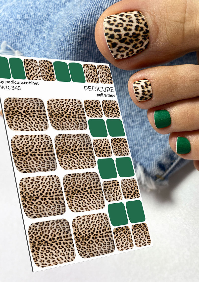 Pedicure Leo with green. Nail wrap WR-845