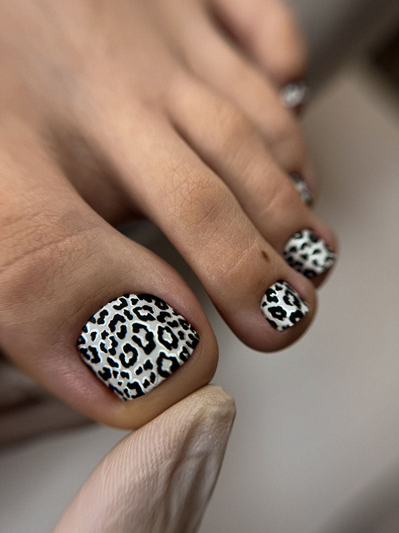 Pedicure Leo gray. Foil silver. Nail wrap WR-852