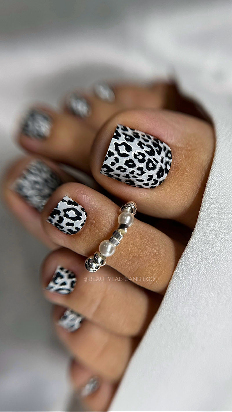 Pedicure Leo gray. Foil silver. Nail wrap WR-852