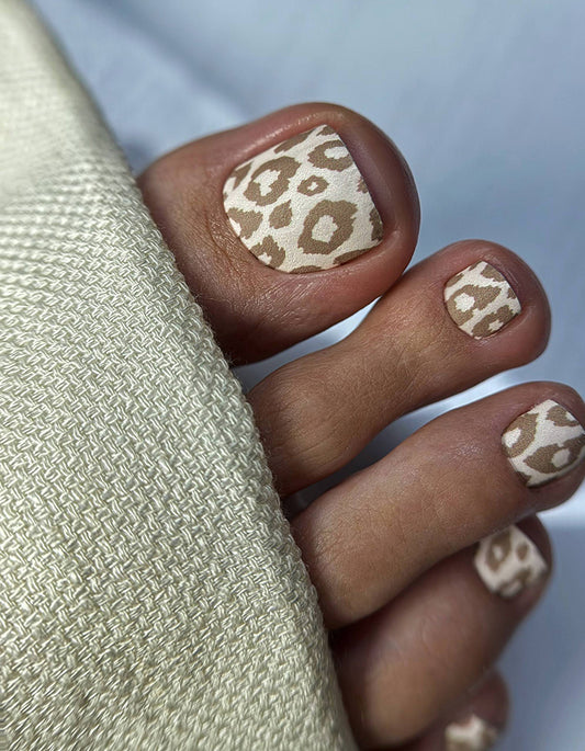 Pedicure Leo monochrome. Brown. Nail wrap WR-981