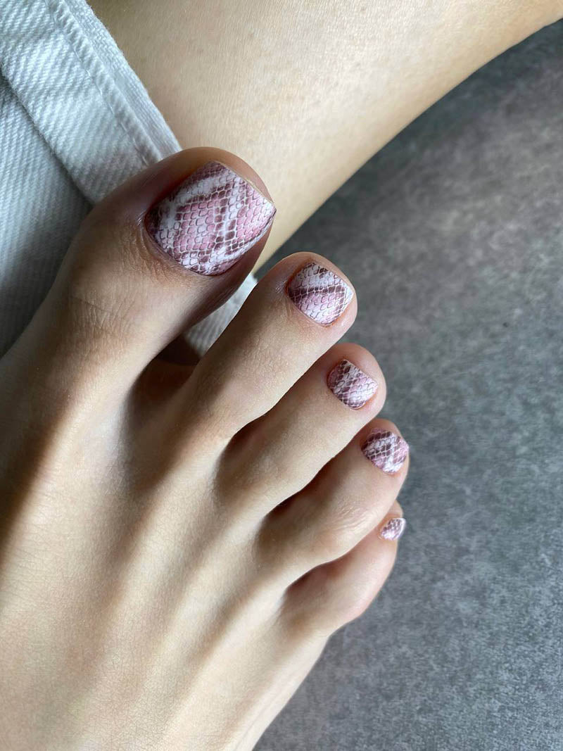 Pedicure Python. Color. Pink. Nail water decals SD-117