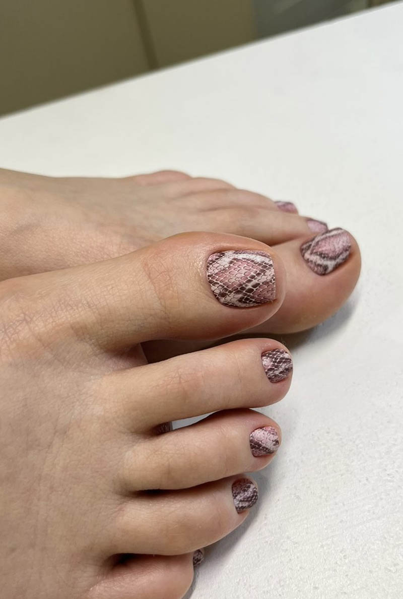 Pedicure Python. Color. Pink. Nail water decals SD-117