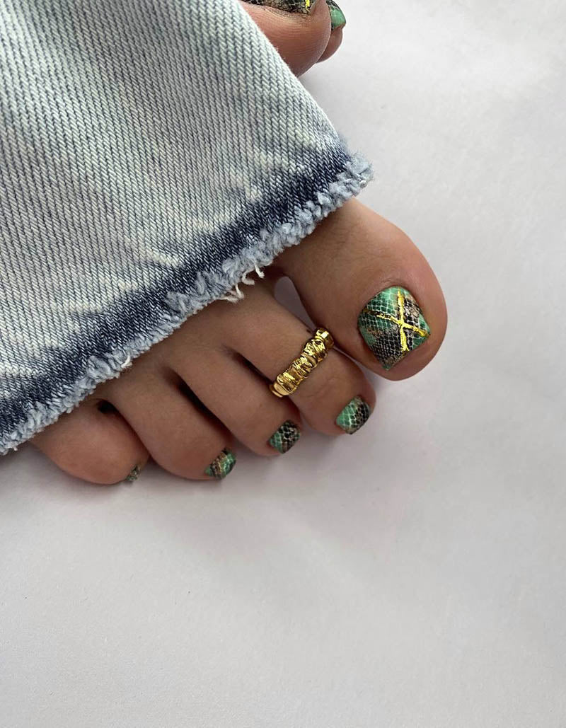 Pedicure Python. Color. Green. Nail water decals SD-121