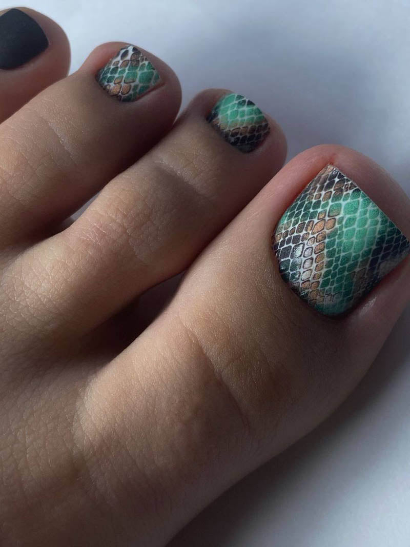 Pedicure Python. Color. Green. Nail water decals SD-121