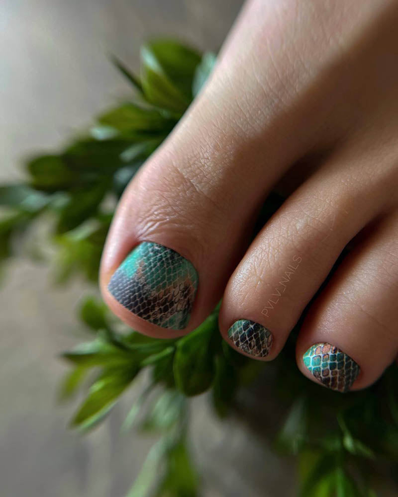 Pedicure Python. Color. Green. Nail water decals SD-121