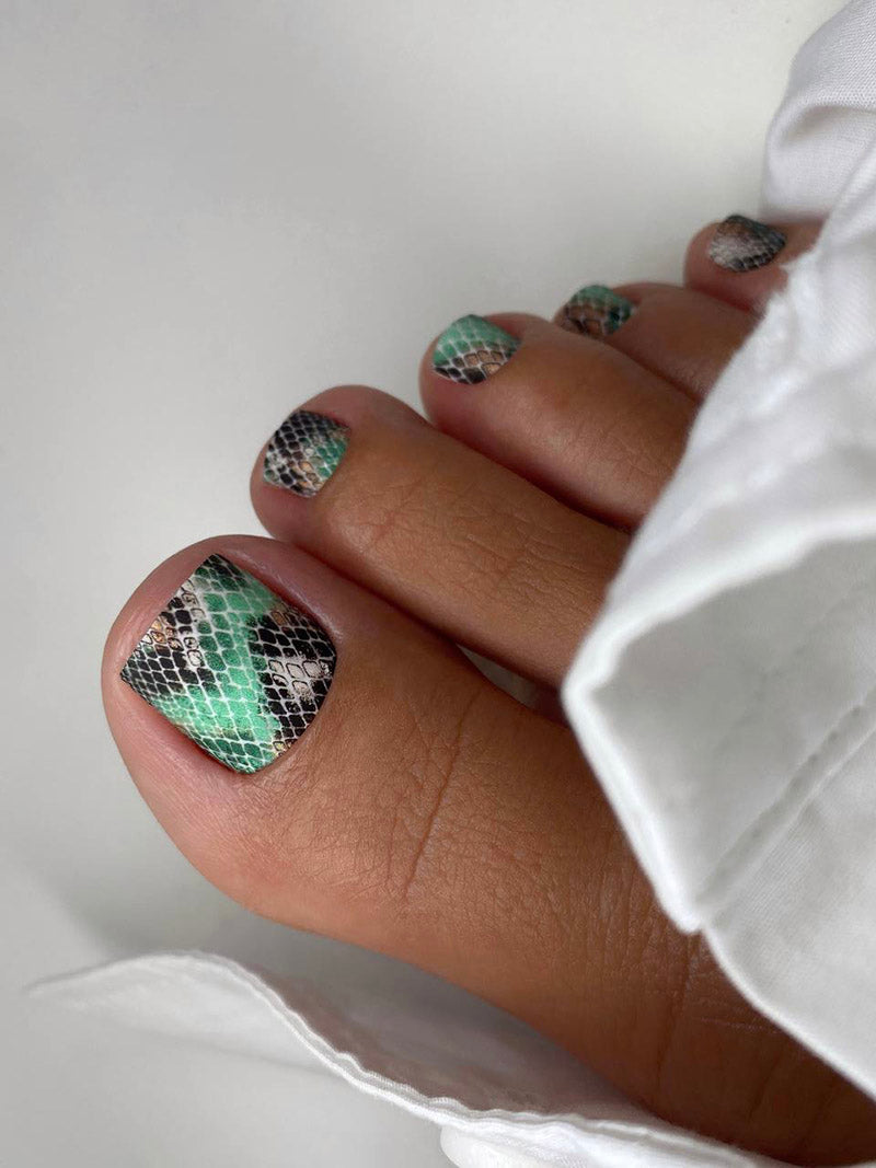 Pedicure Python. Color. Green. Nail water decals SD-121