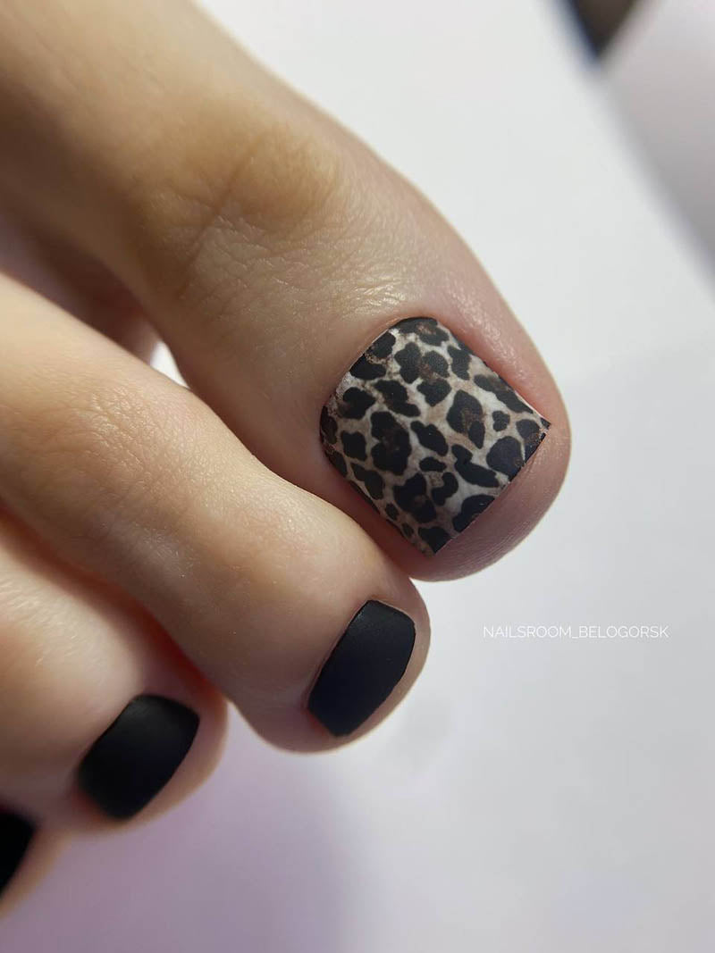 Pedicure Leo. Large. Color. Brown. Nail water decals SD-128