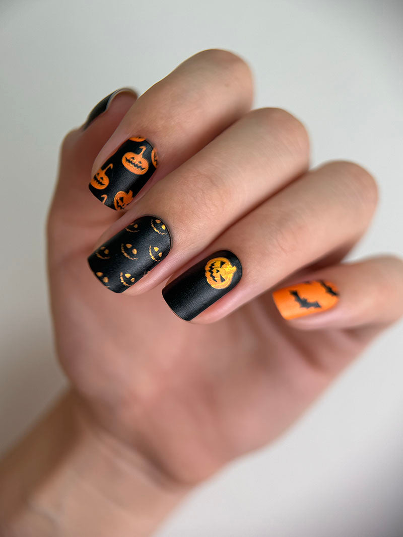 Manicure Halloween orange. Colored Foil. Nail wraps WM-283