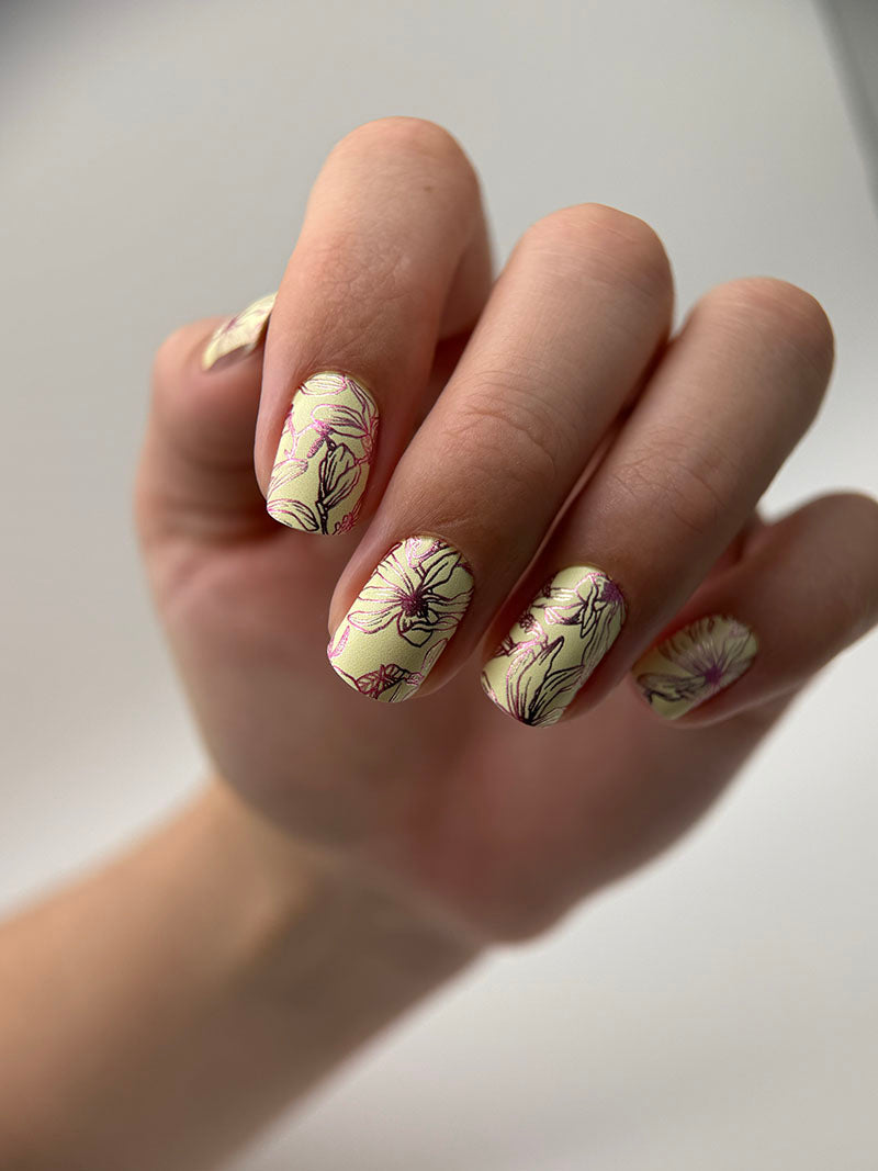 Manicure Outline flowers. Colored Foil. Nail wraps WM-361