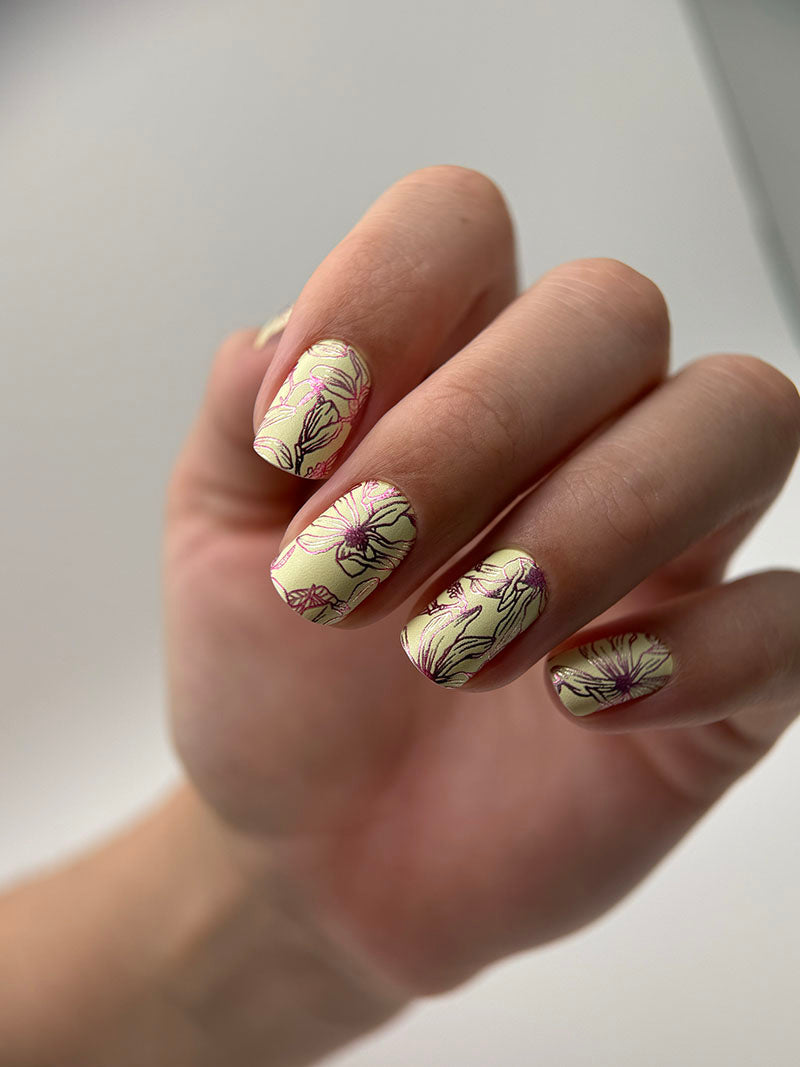 Manicure Outline flowers. Colored Foil. Nail wraps WM-361