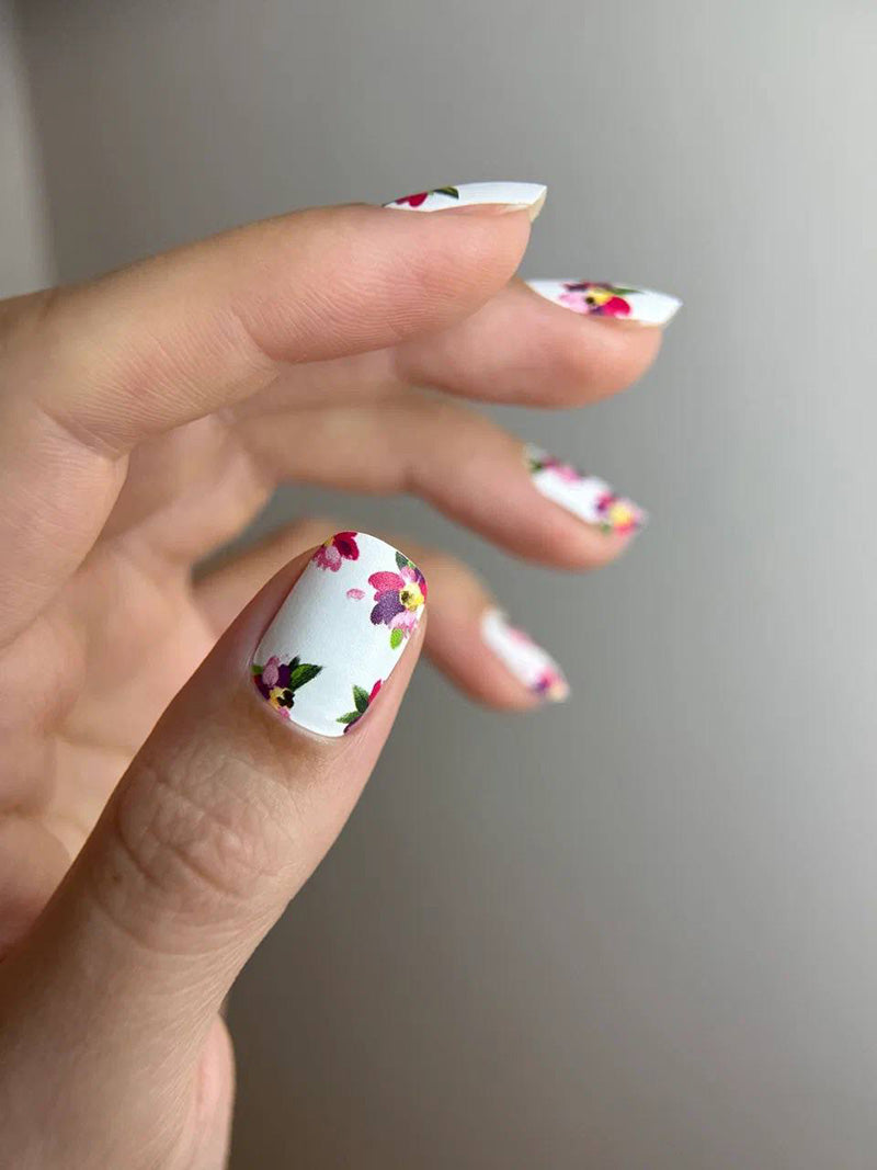 Manicure Designer flowers. Gold Foil. Nail wraps WM-366