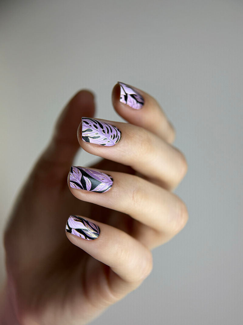 Manicure Monstera pink. Gold Foil. Nail wraps WM-410
