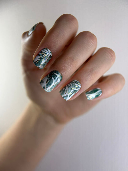 Manicure Monstera green. Gold Foil. Nail wraps WM-411