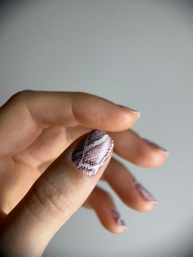 Manicure Python. Pink. Nail wraps WM-416